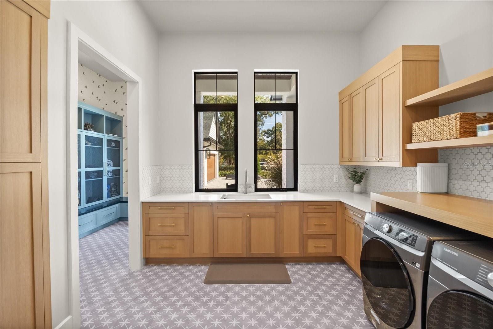 O6371168 Property Photo