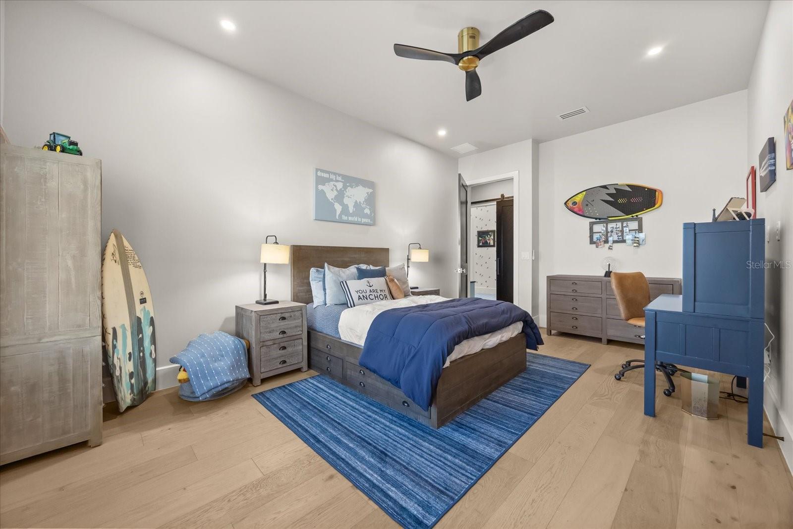 O6371168 Property Photo