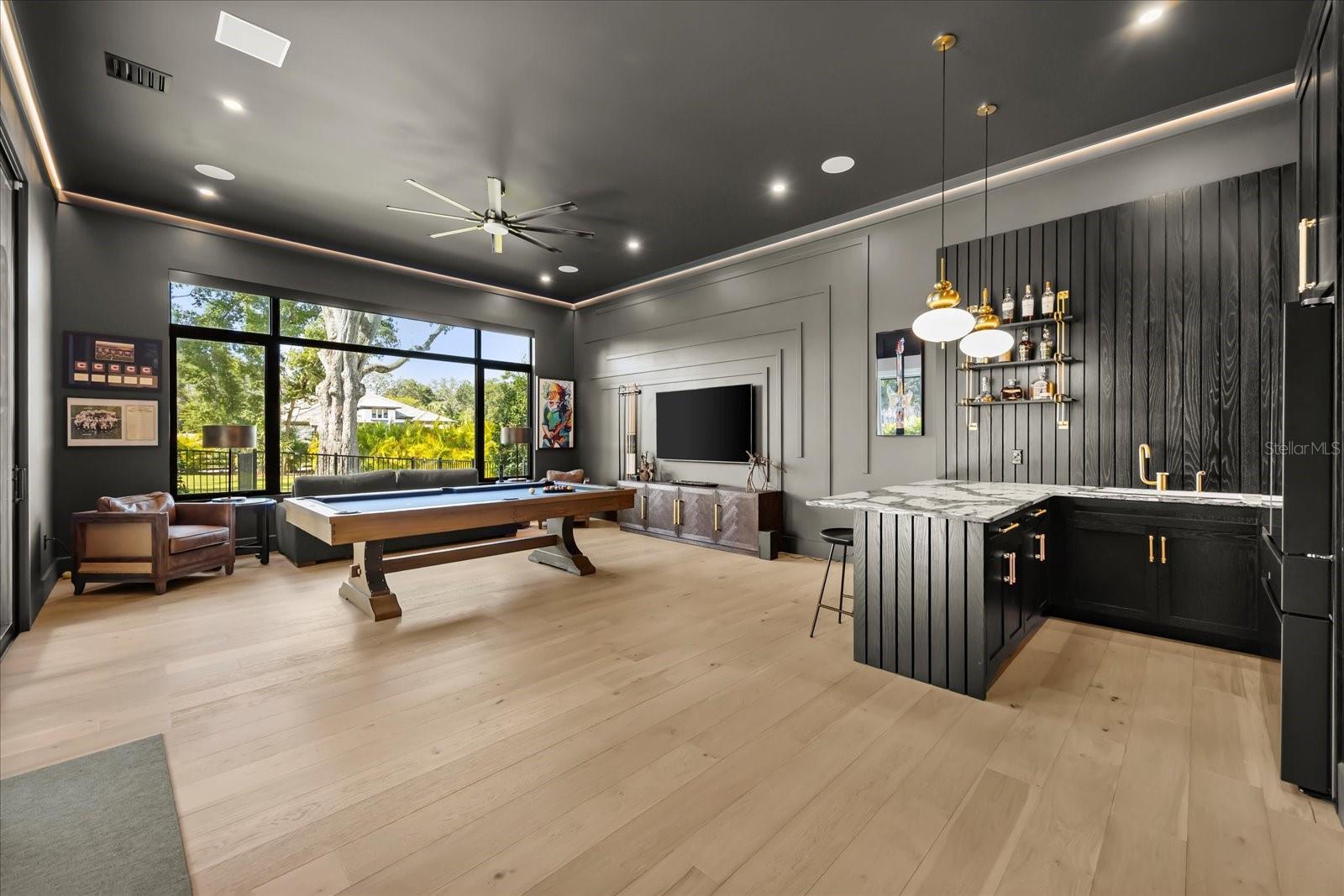 O6371168 Property Photo