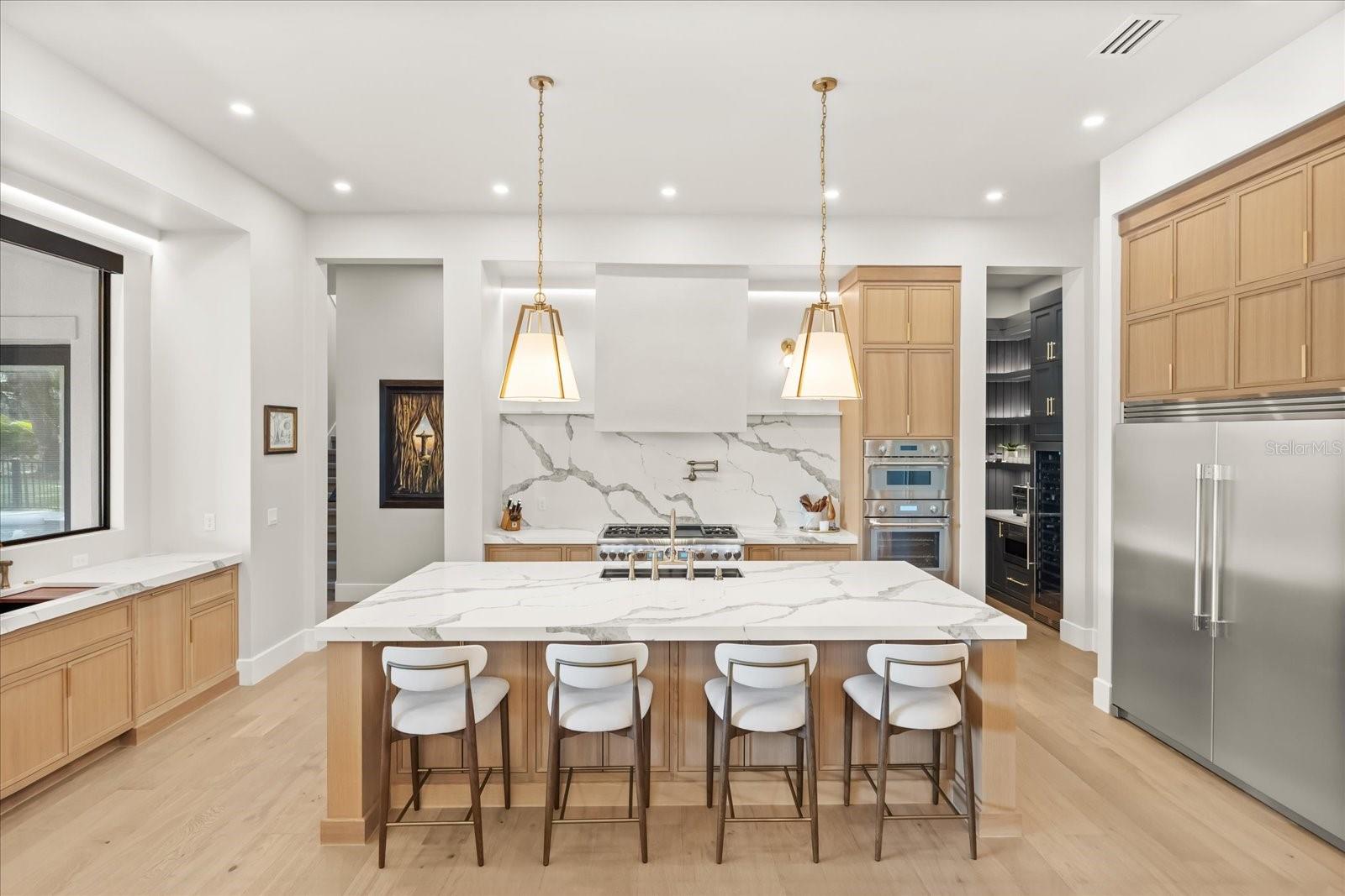 O6371168 Property Photo