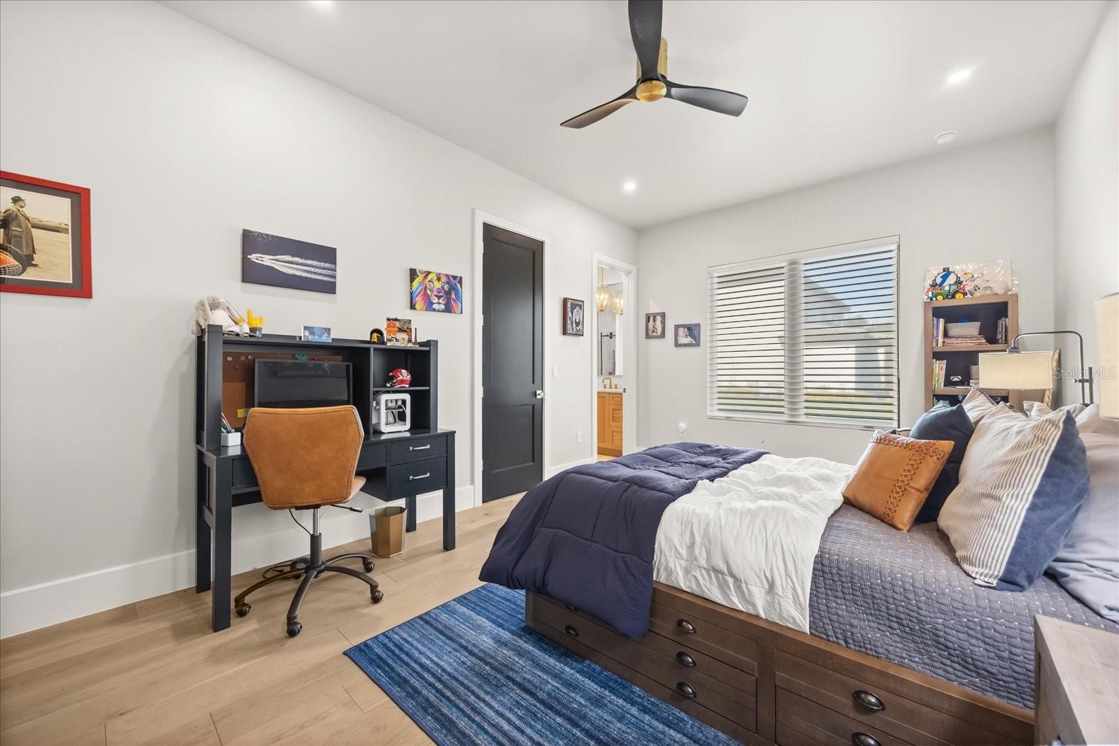 O6371168 Property Photo