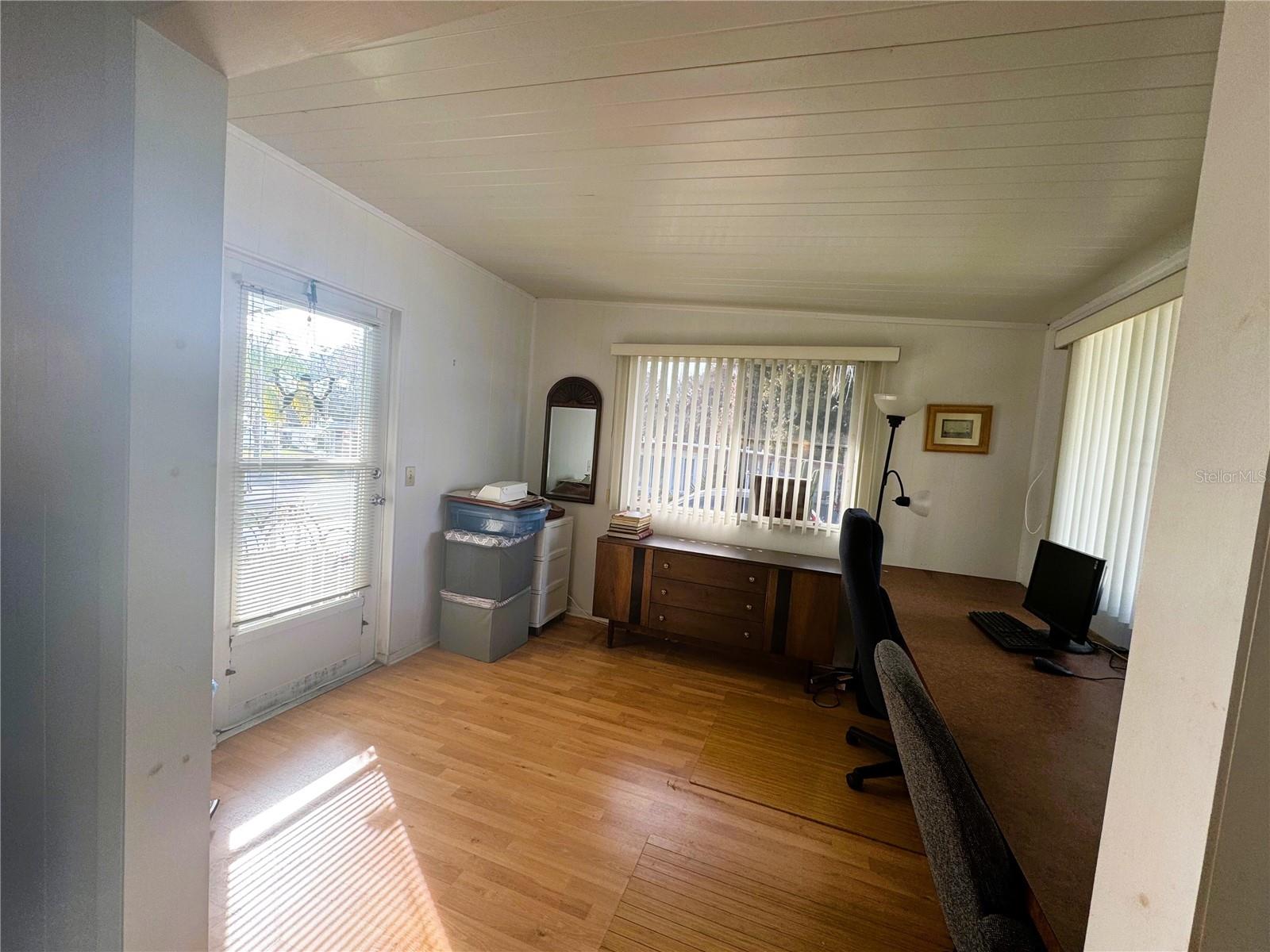 R4910484 Property Photo