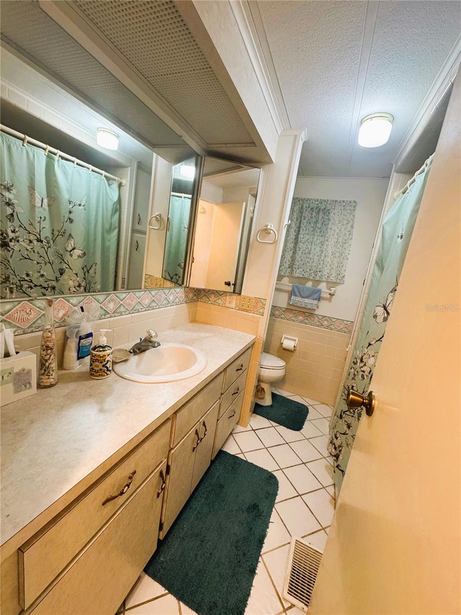 R4910484 Property Photo