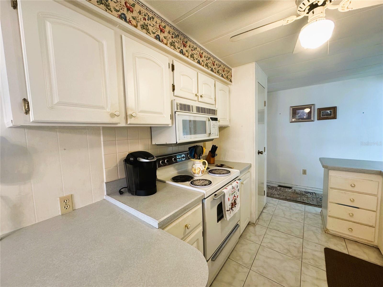 R4910484 Property Photo