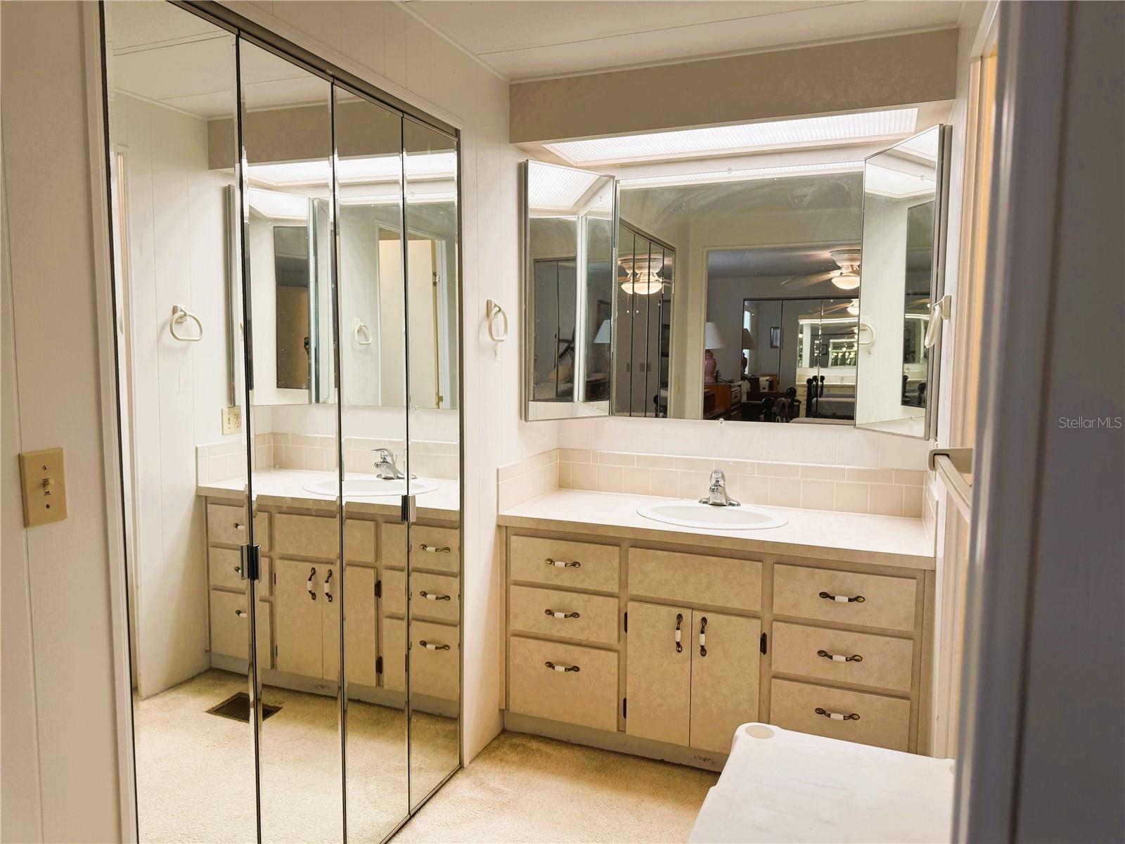 R4910484 Property Photo