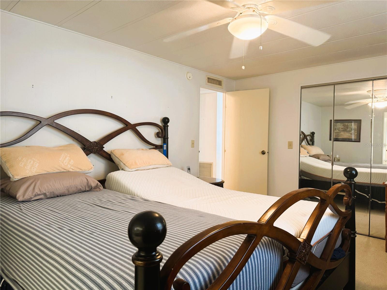 R4910484 Property Photo