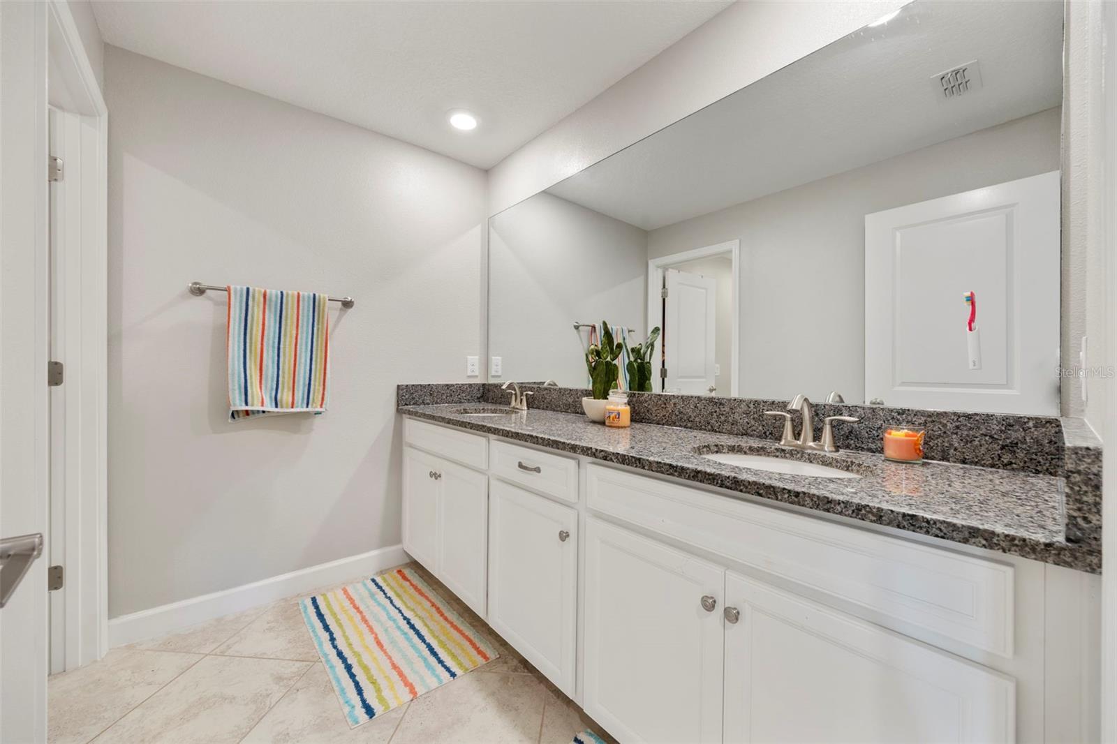 Bathroom 2 - double sinks!