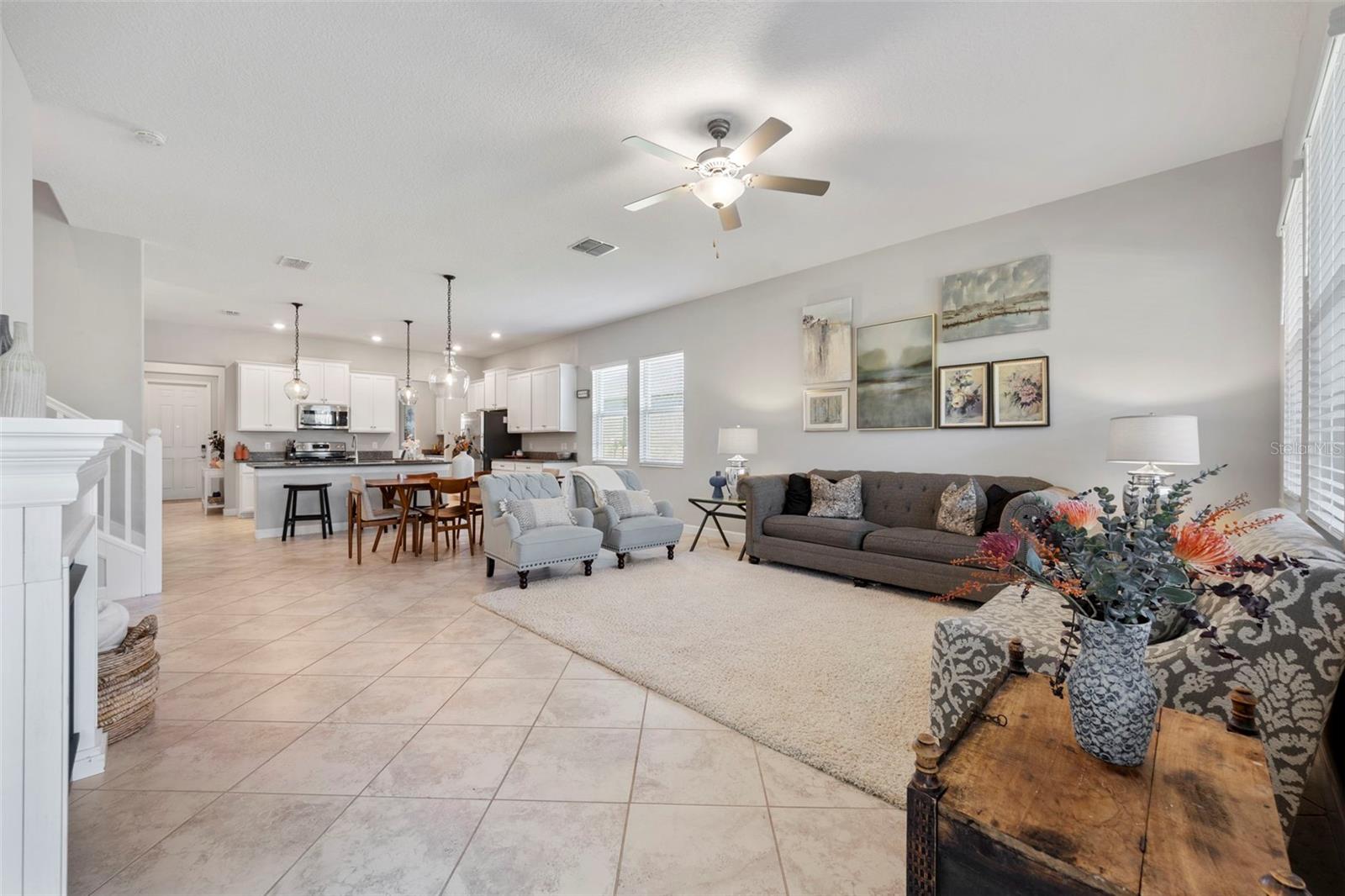 Kitchen/dining/living space