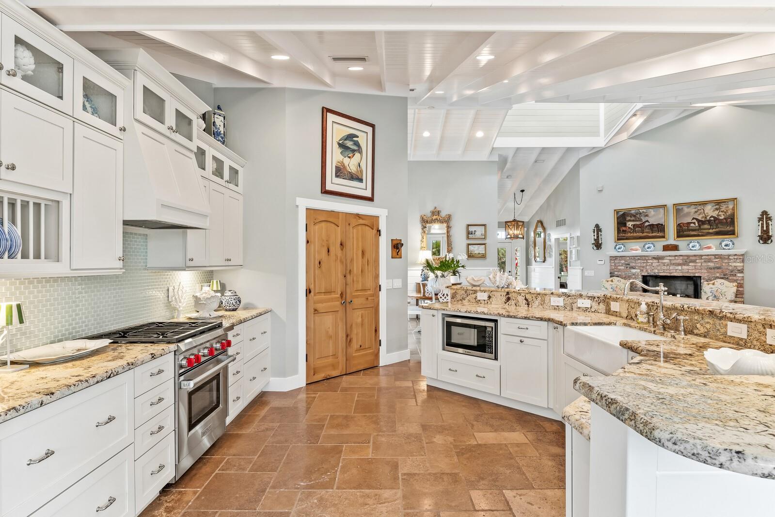 D6145439 Property Photo