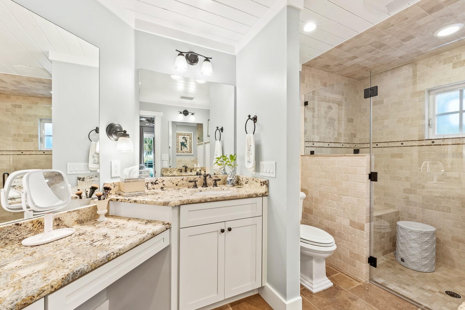 D6145439 Property Photo