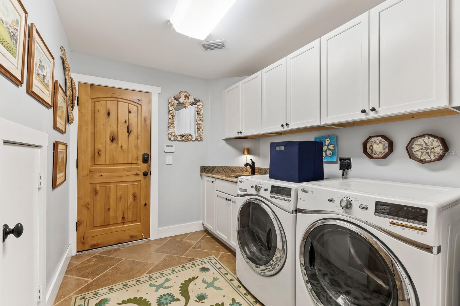 D6145439 Property Photo