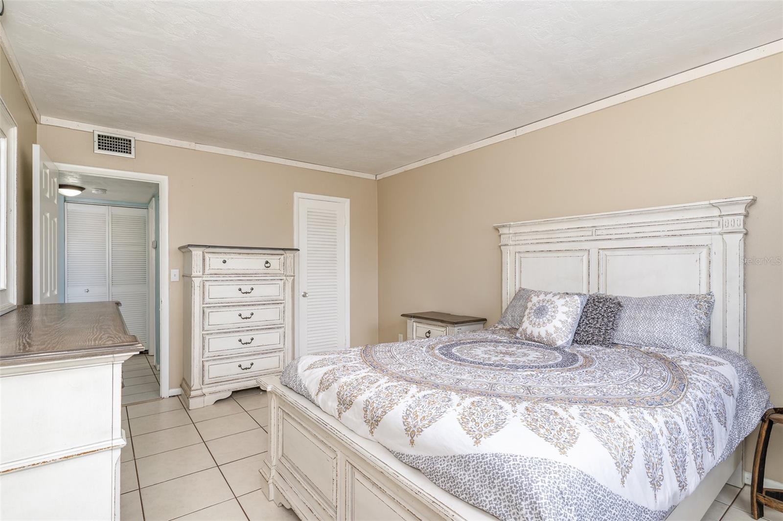 TB8461327 Property Photo