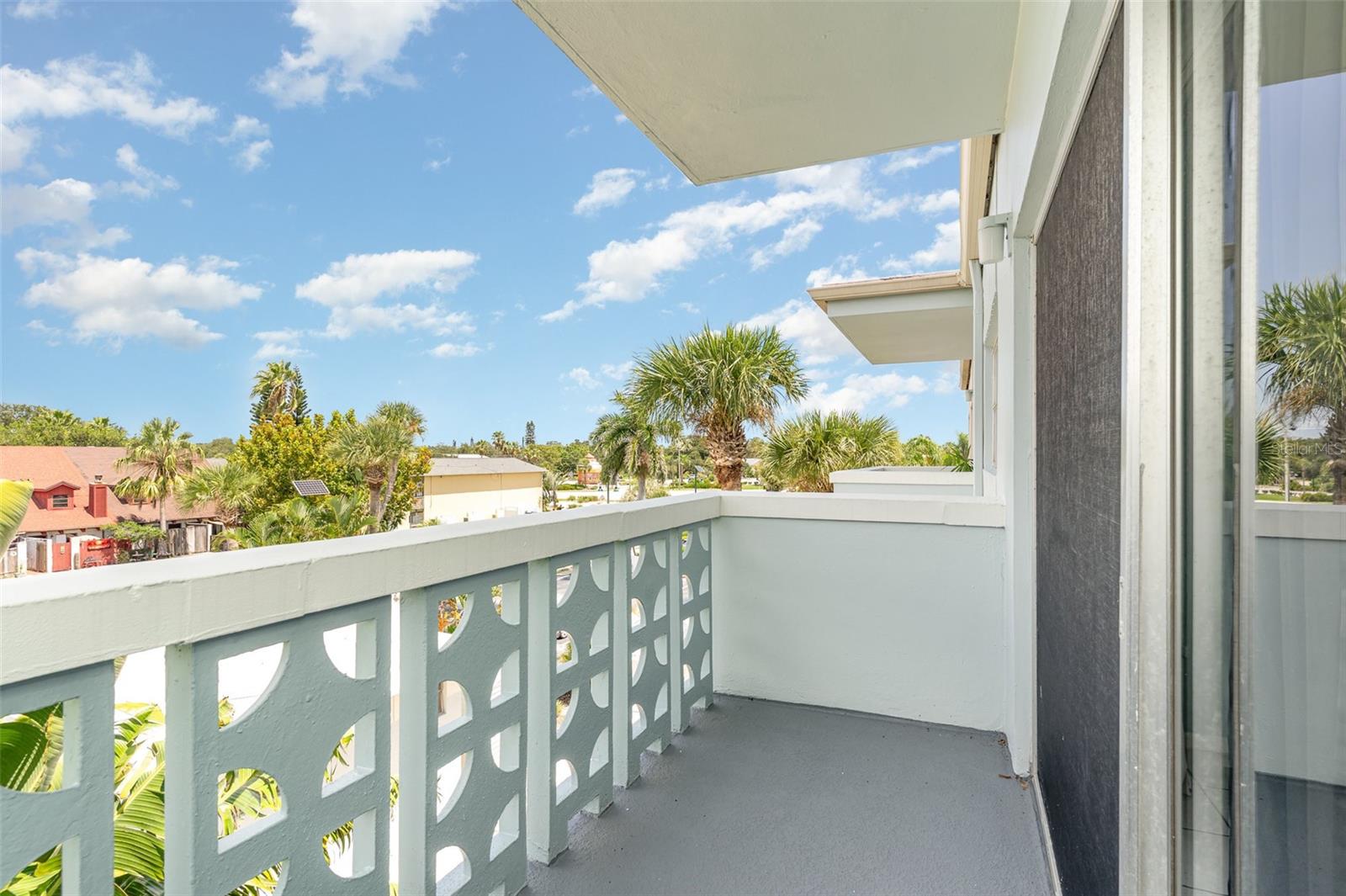 TB8461327 Property Photo