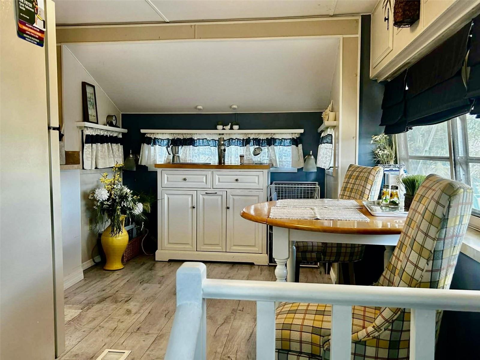 P4937431 Property Photo