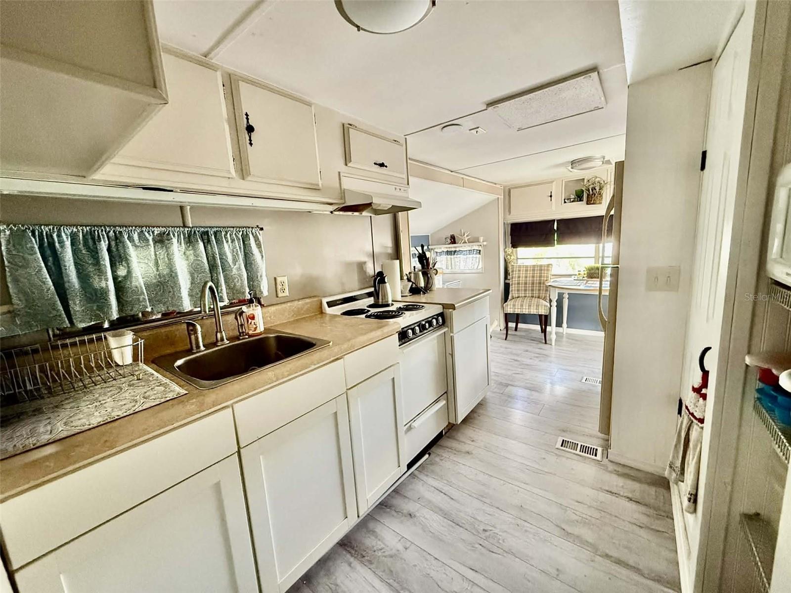 P4937431 Property Photo