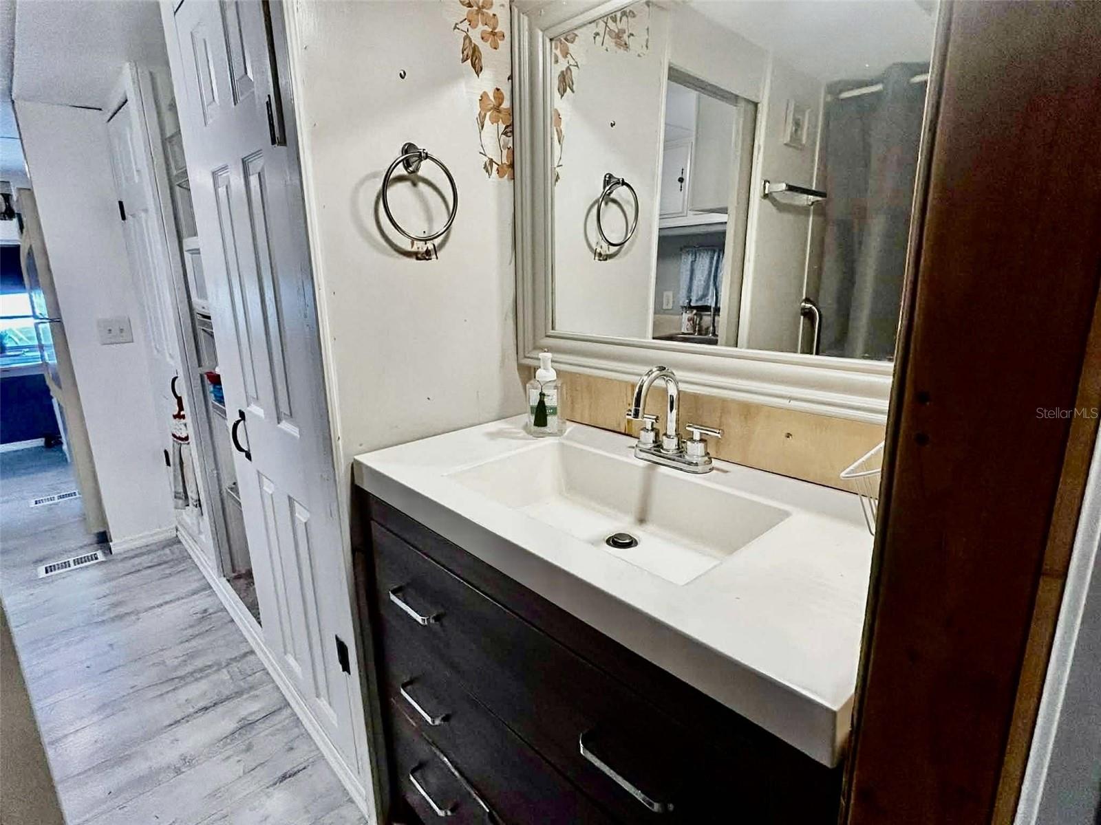 P4937431 Property Photo