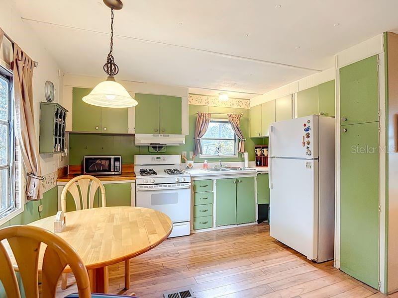 TB8461376 Property Photo