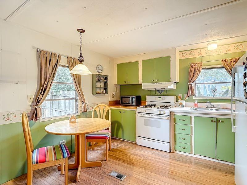 TB8461376 Property Photo