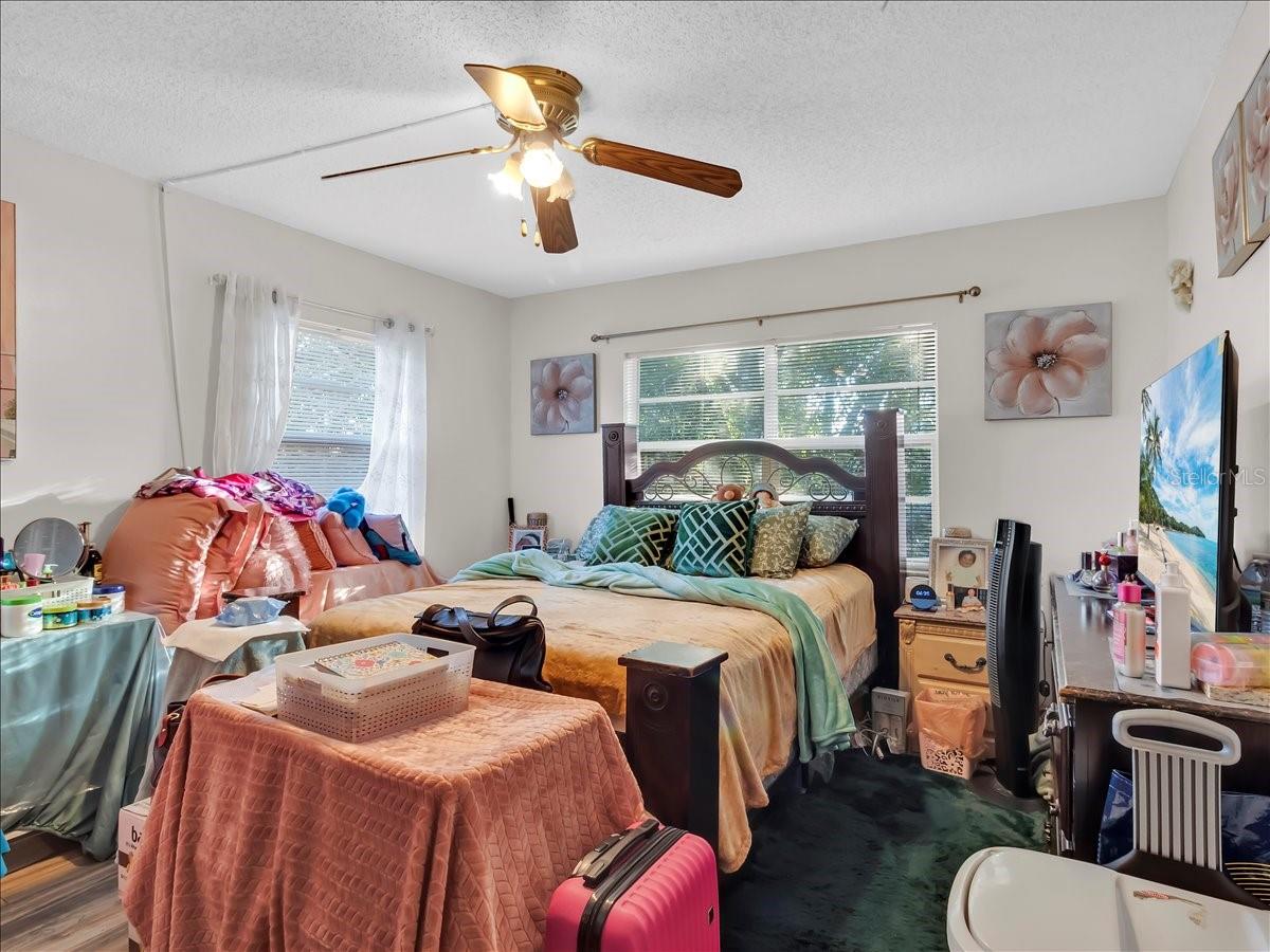 TB8461394 Property Photo