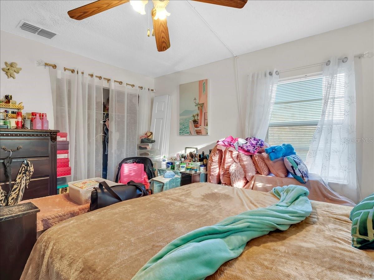 TB8461394 Property Photo