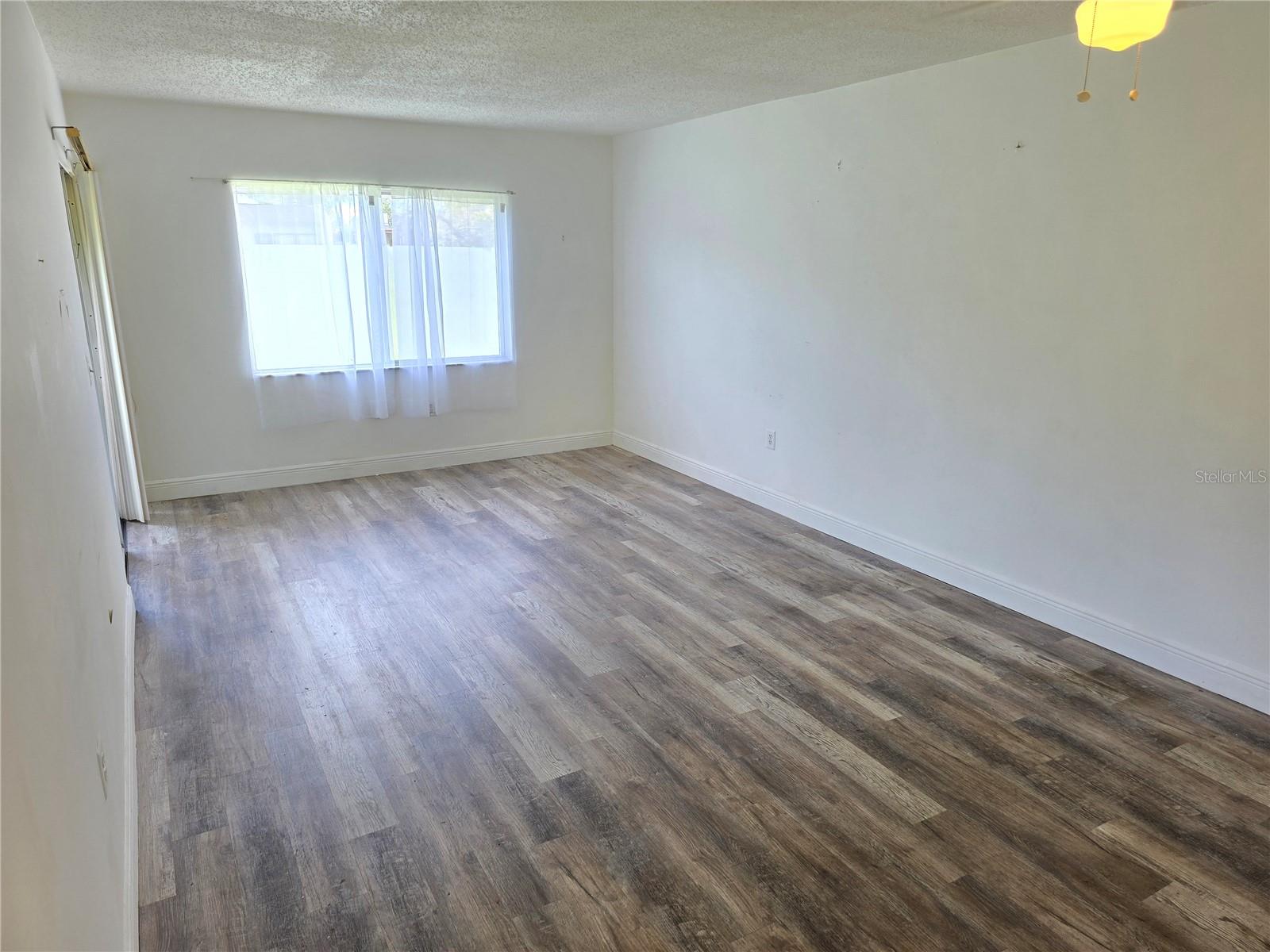 TB8461415 Property Photo