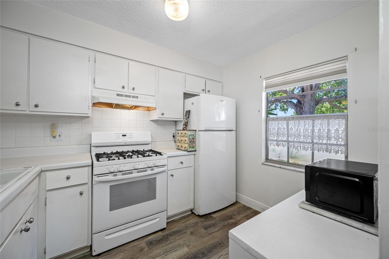 TB8461415 Property Photo