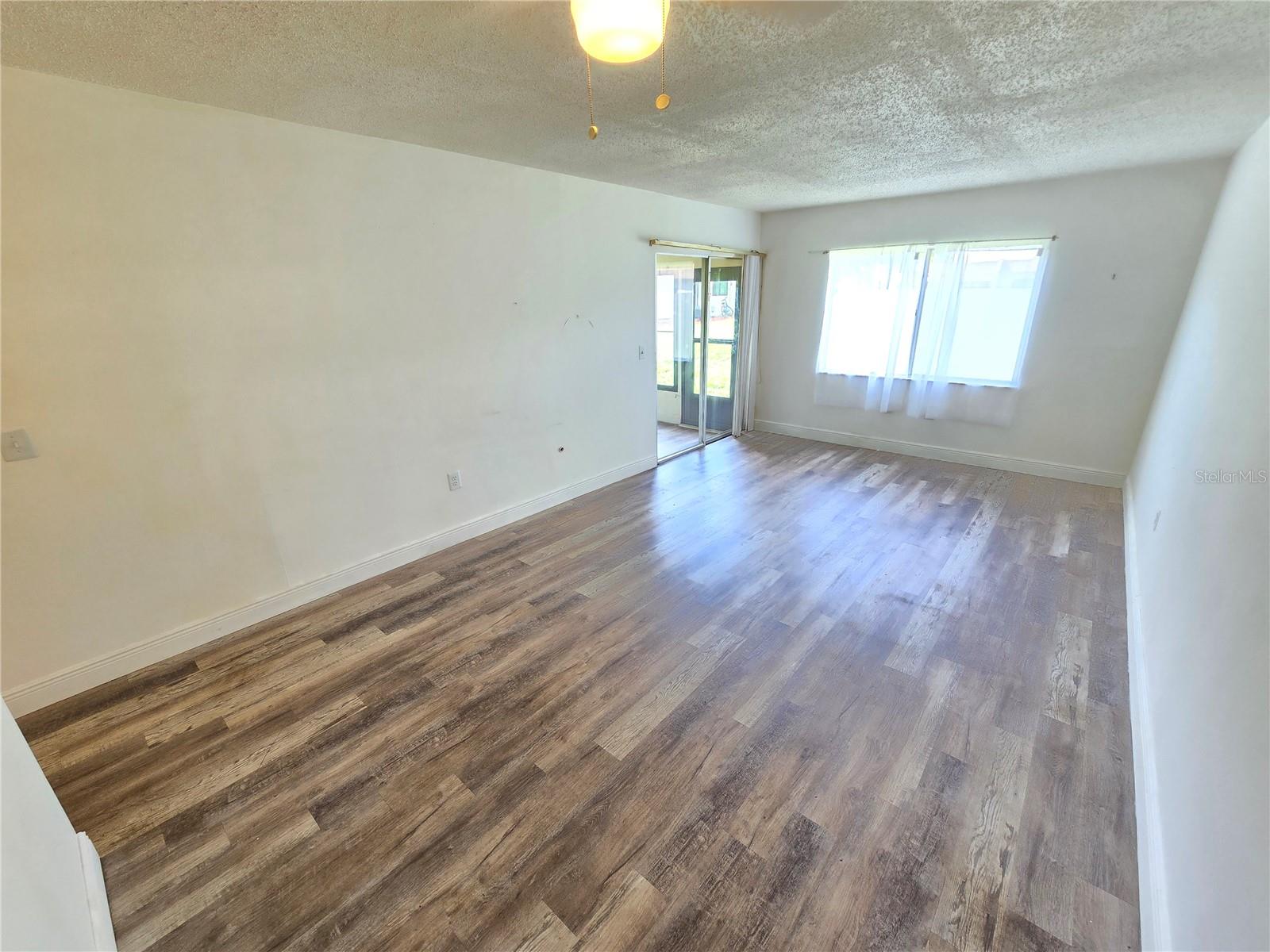 TB8461415 Property Photo