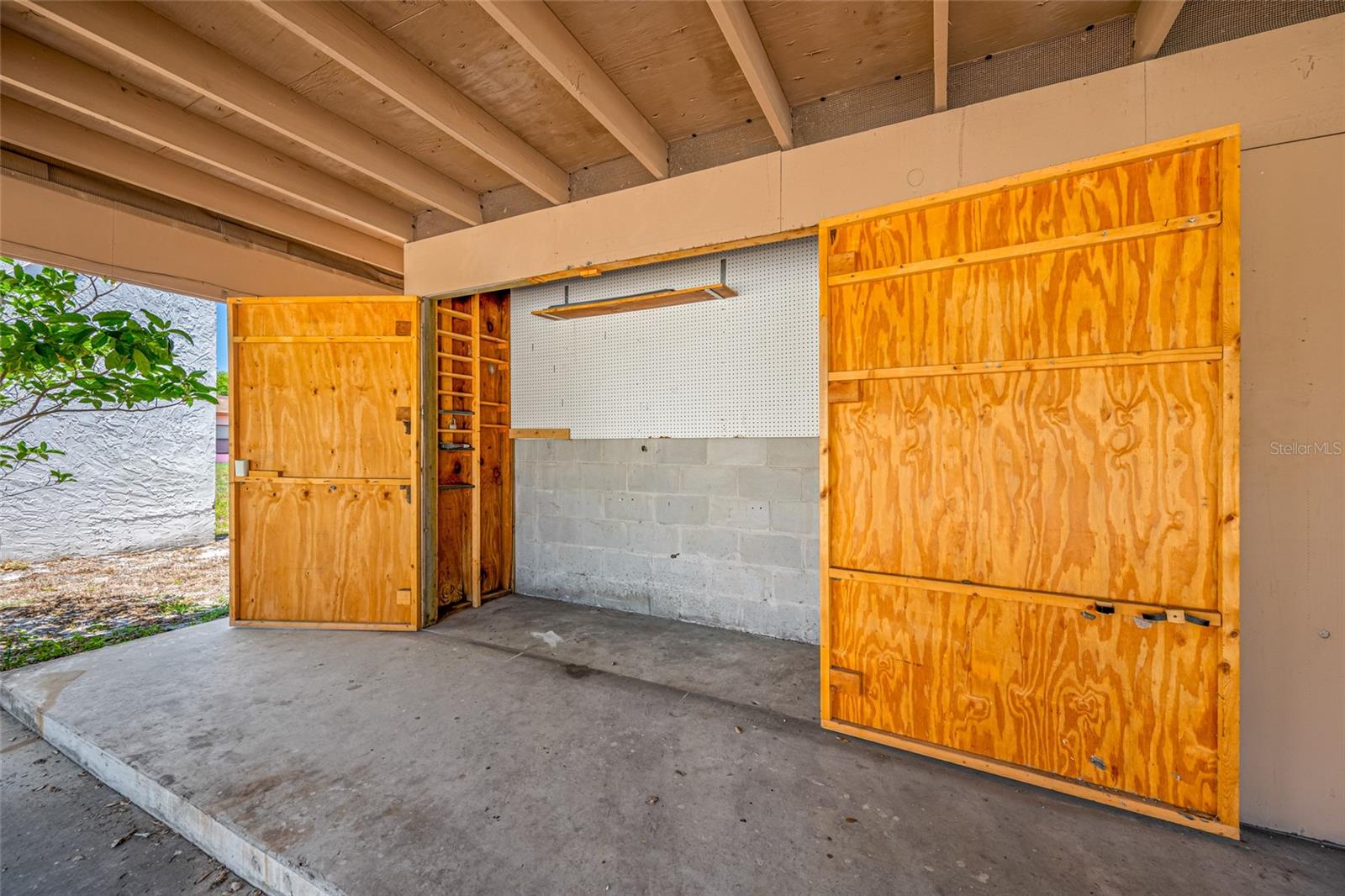 TB8461415 Property Photo