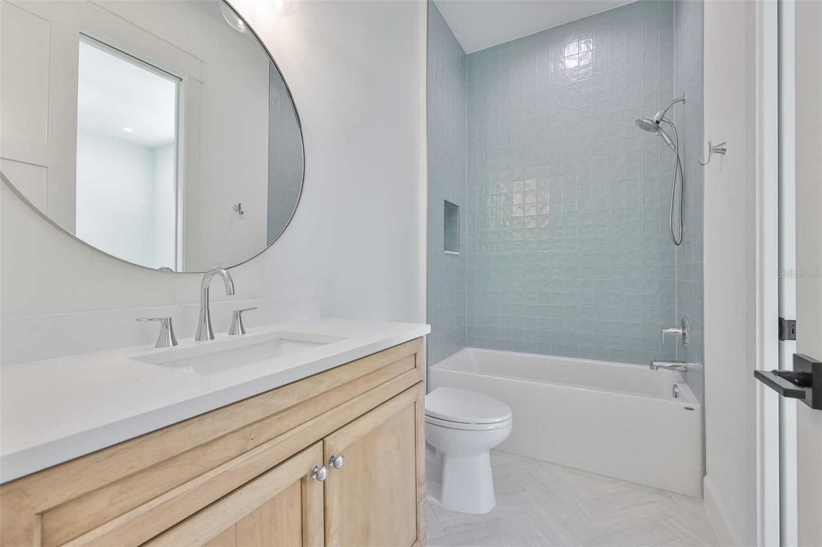 TB8461416 Property Photo