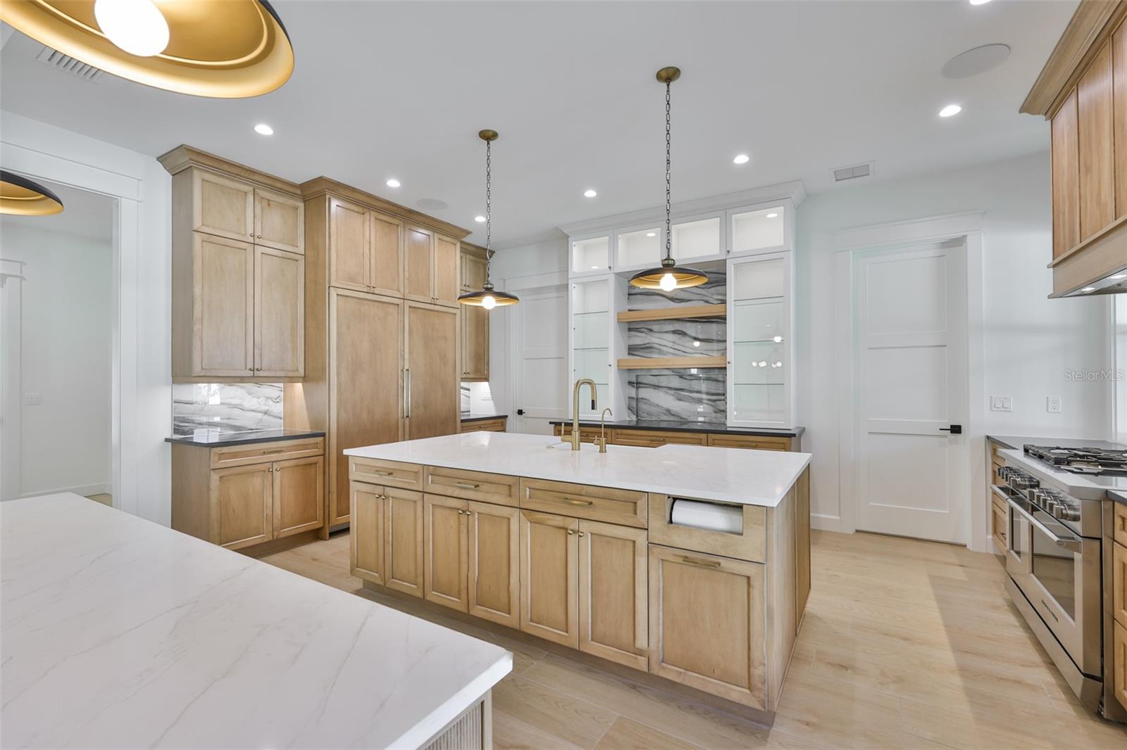 TB8461416 Property Photo