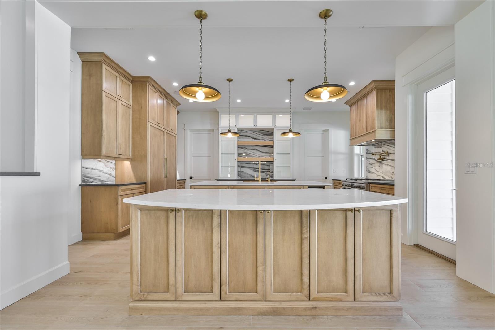 TB8461416 Property Photo