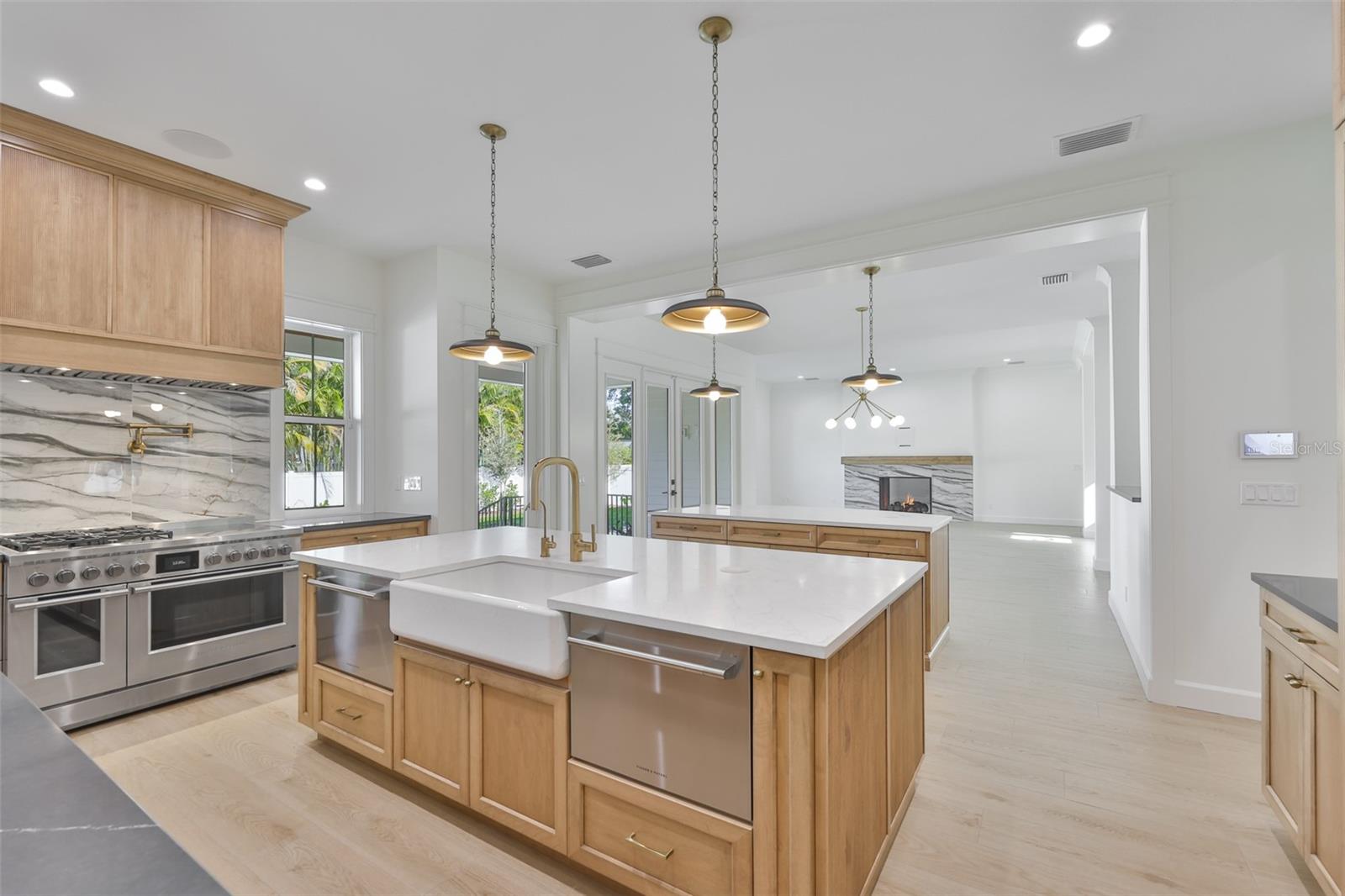 TB8461416 Property Photo