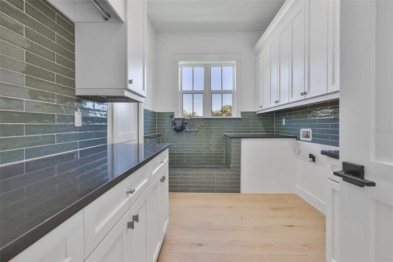 TB8461416 Property Photo