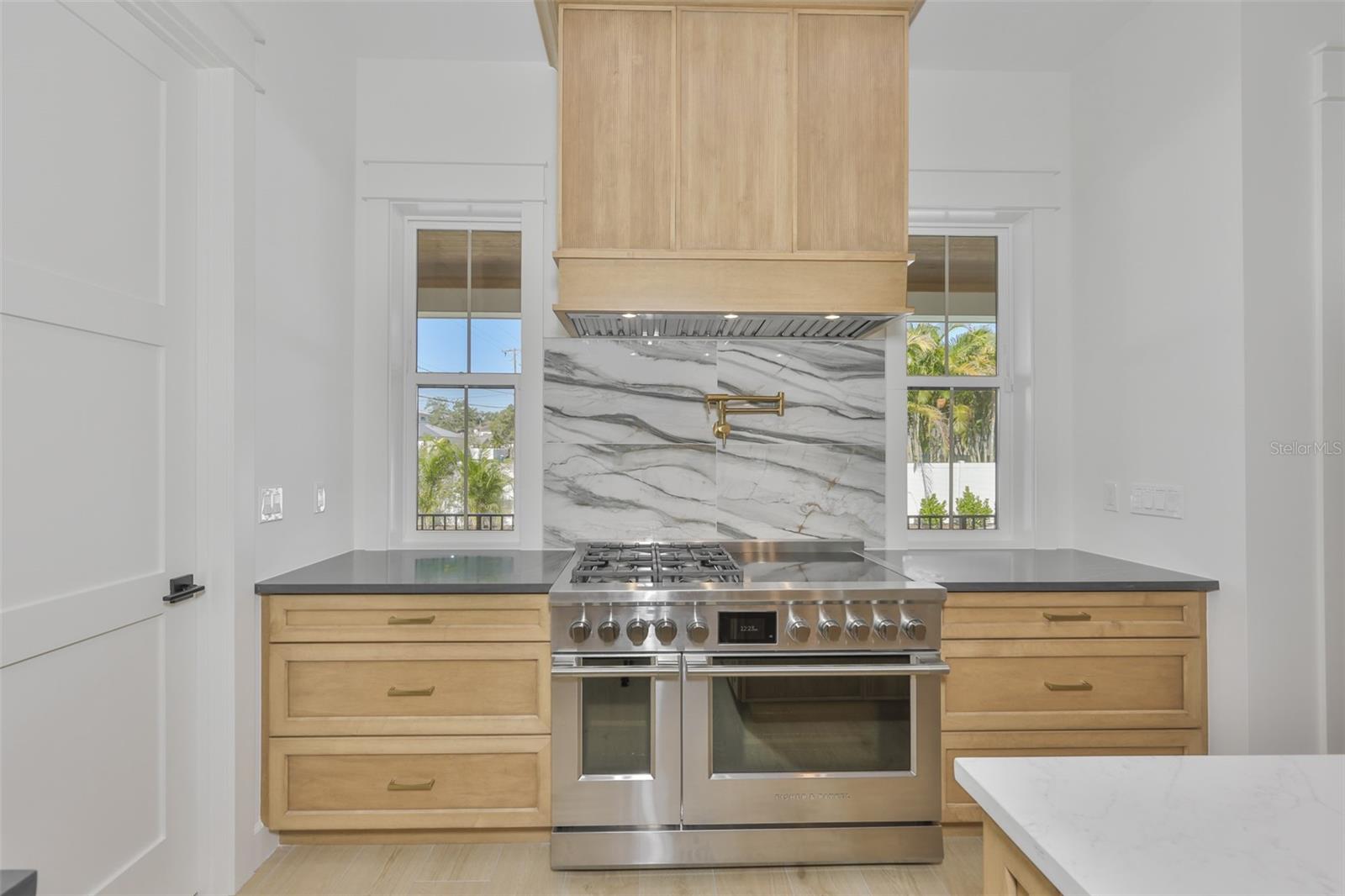 TB8461416 Property Photo