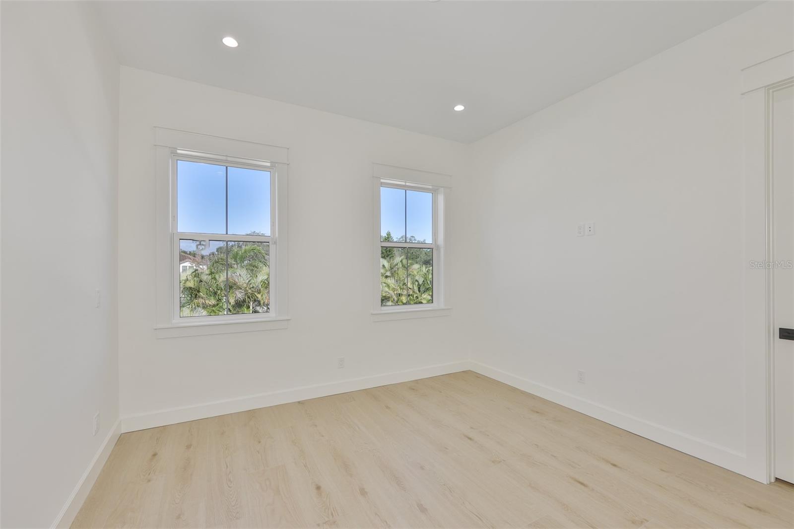 TB8461416 Property Photo