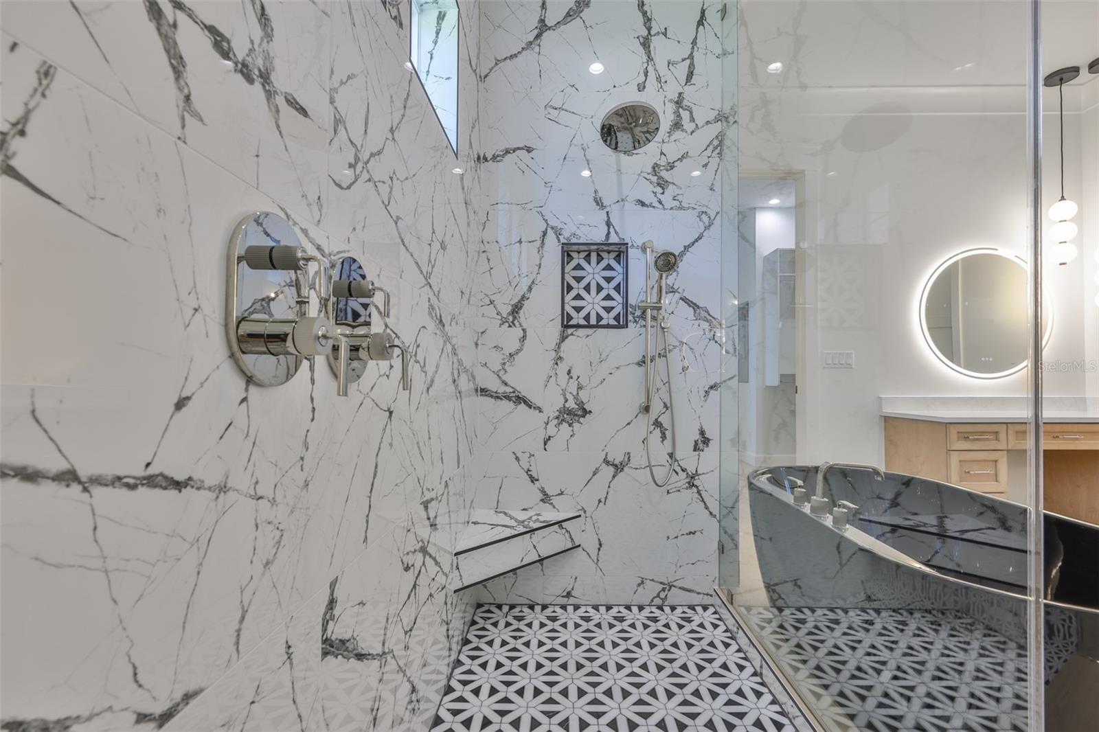 TB8461416 Property Photo