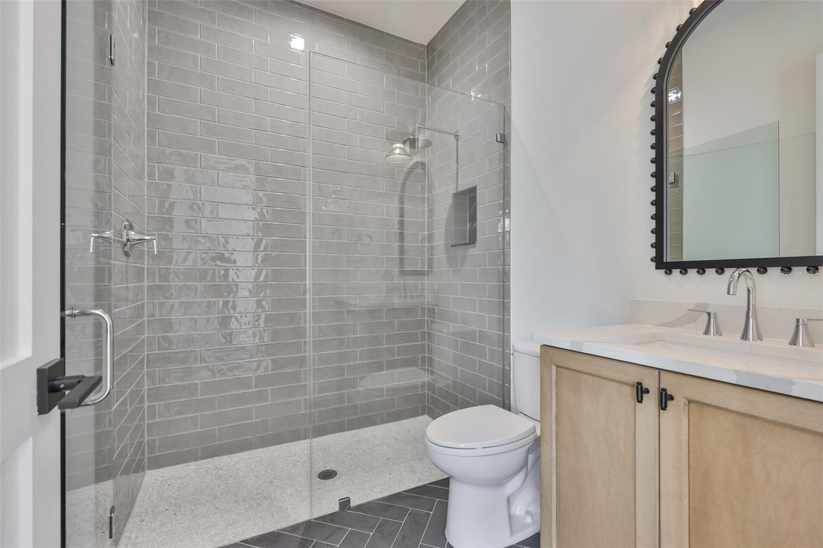 TB8461416 Property Photo