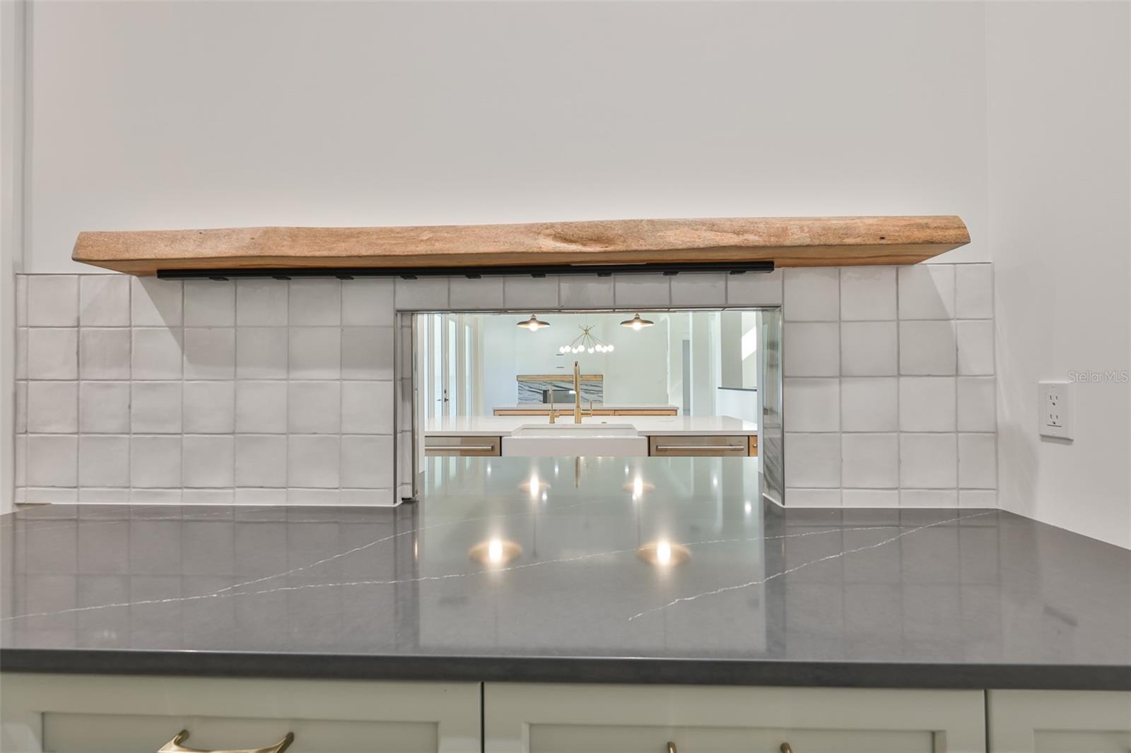 TB8461416 Property Photo