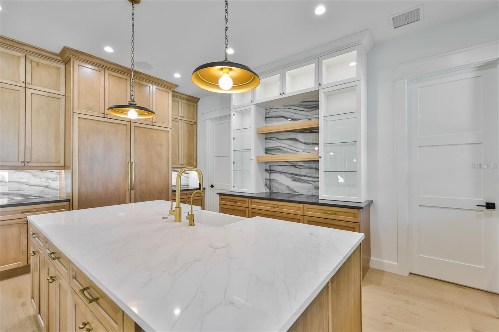 TB8461416 Property Photo