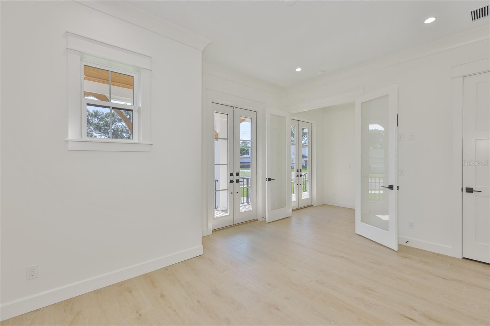 TB8461416 Property Photo