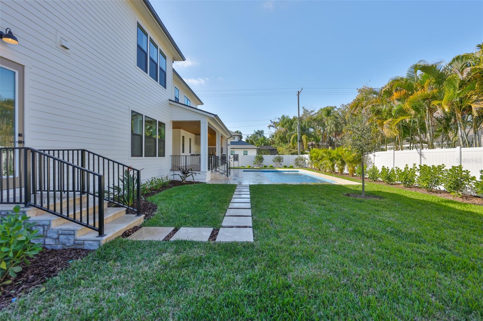 TB8461416 Property Photo