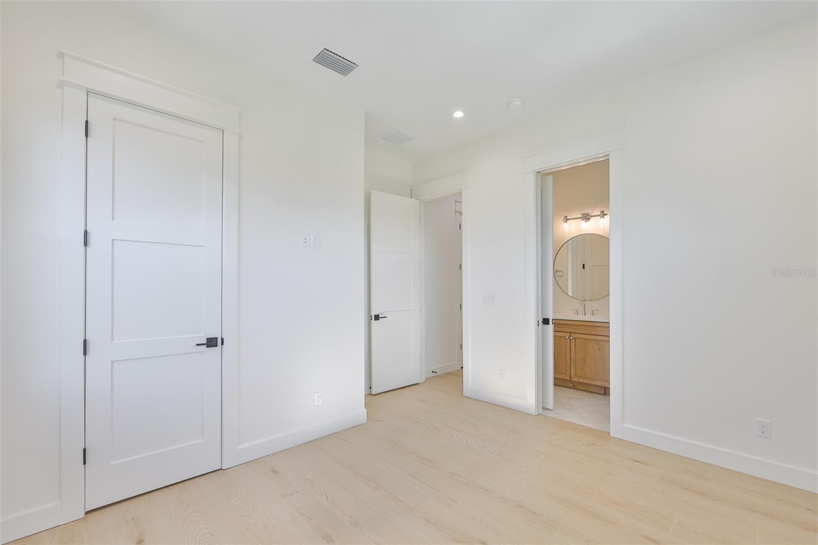 TB8461416 Property Photo