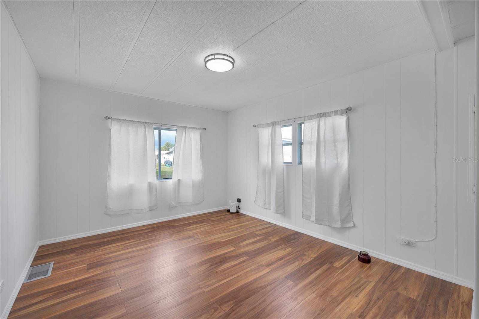 C7519712 Property Photo