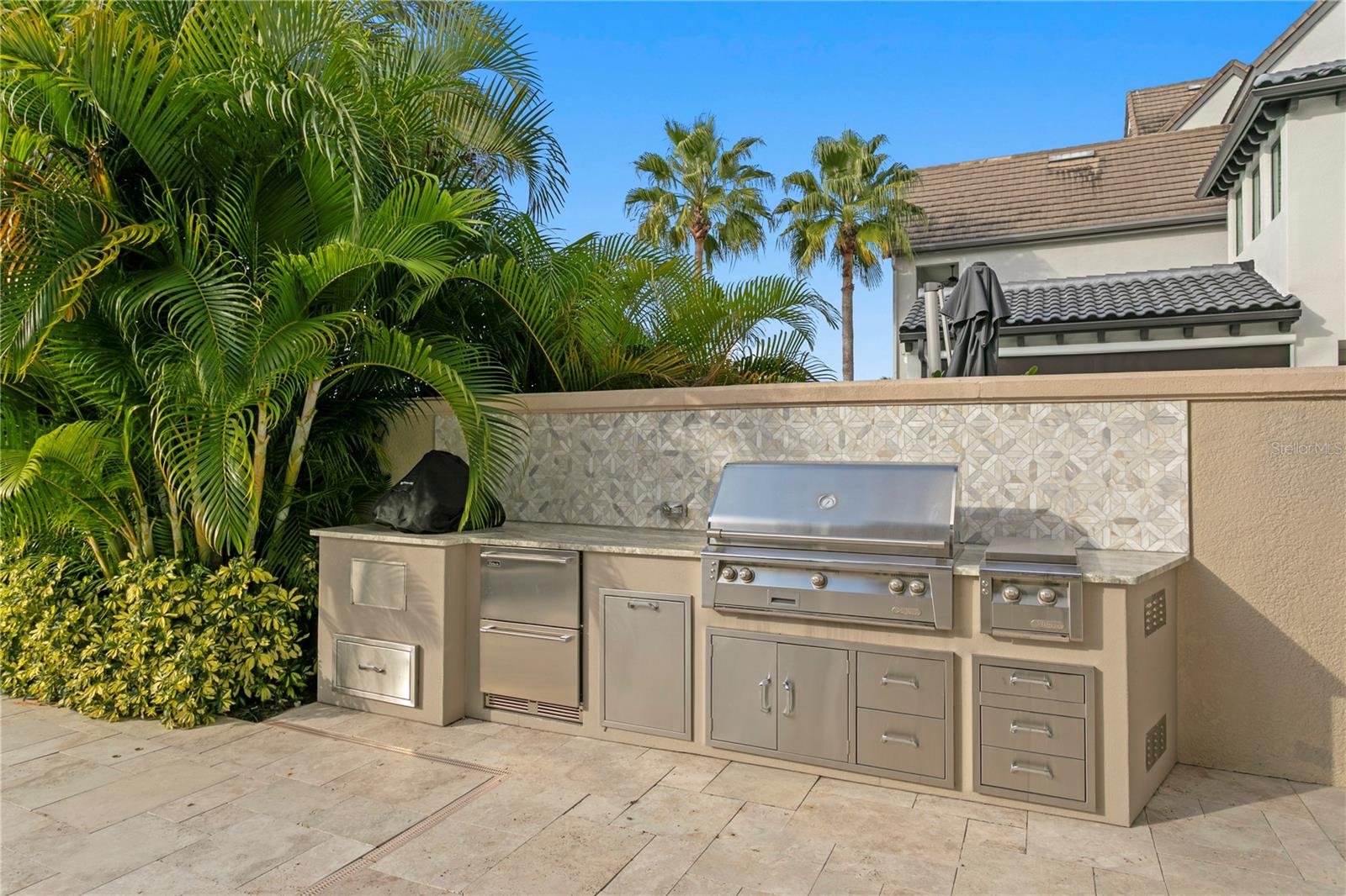 TB8461468 Property Photo