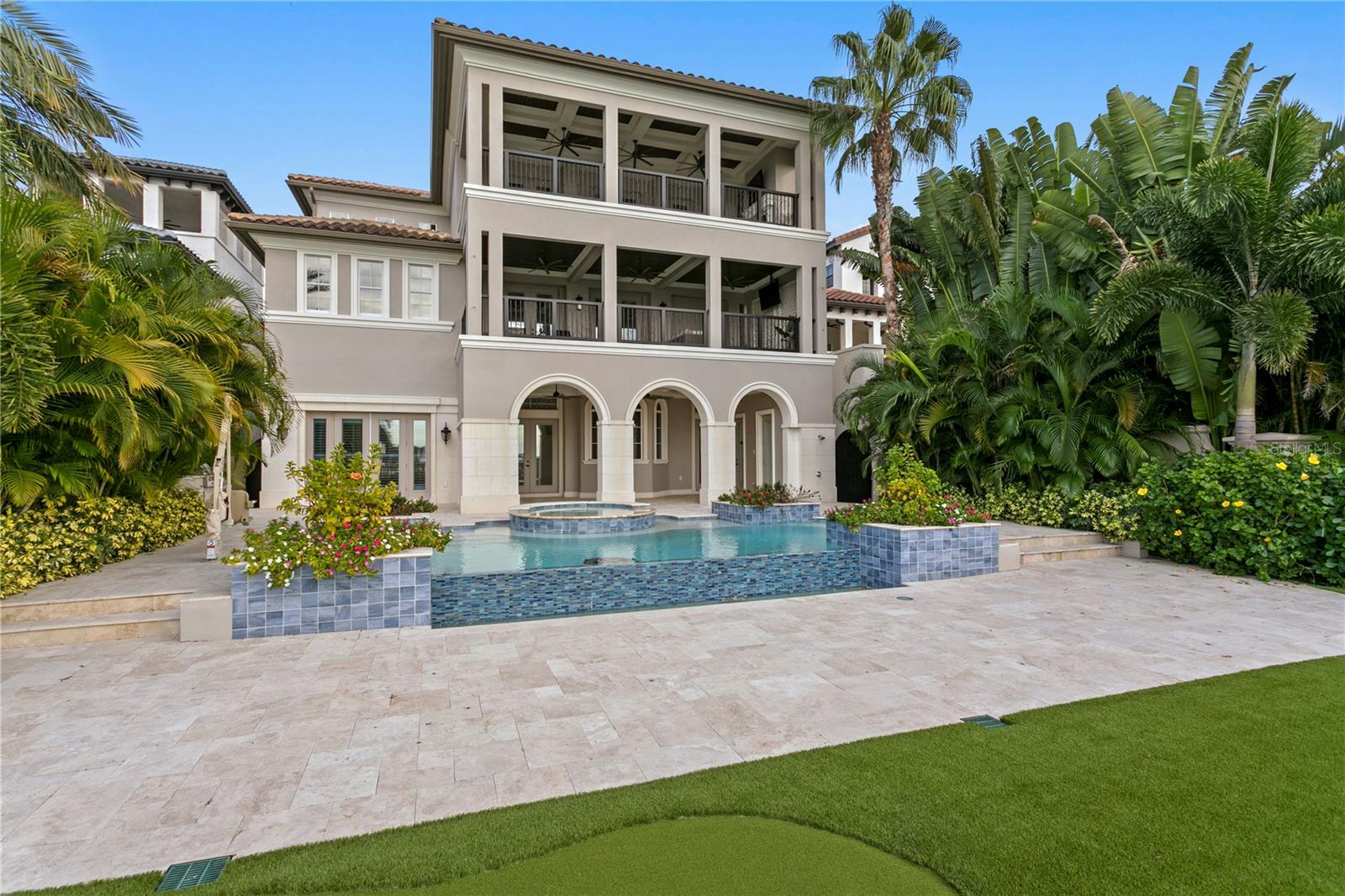 TB8461468 Property Photo