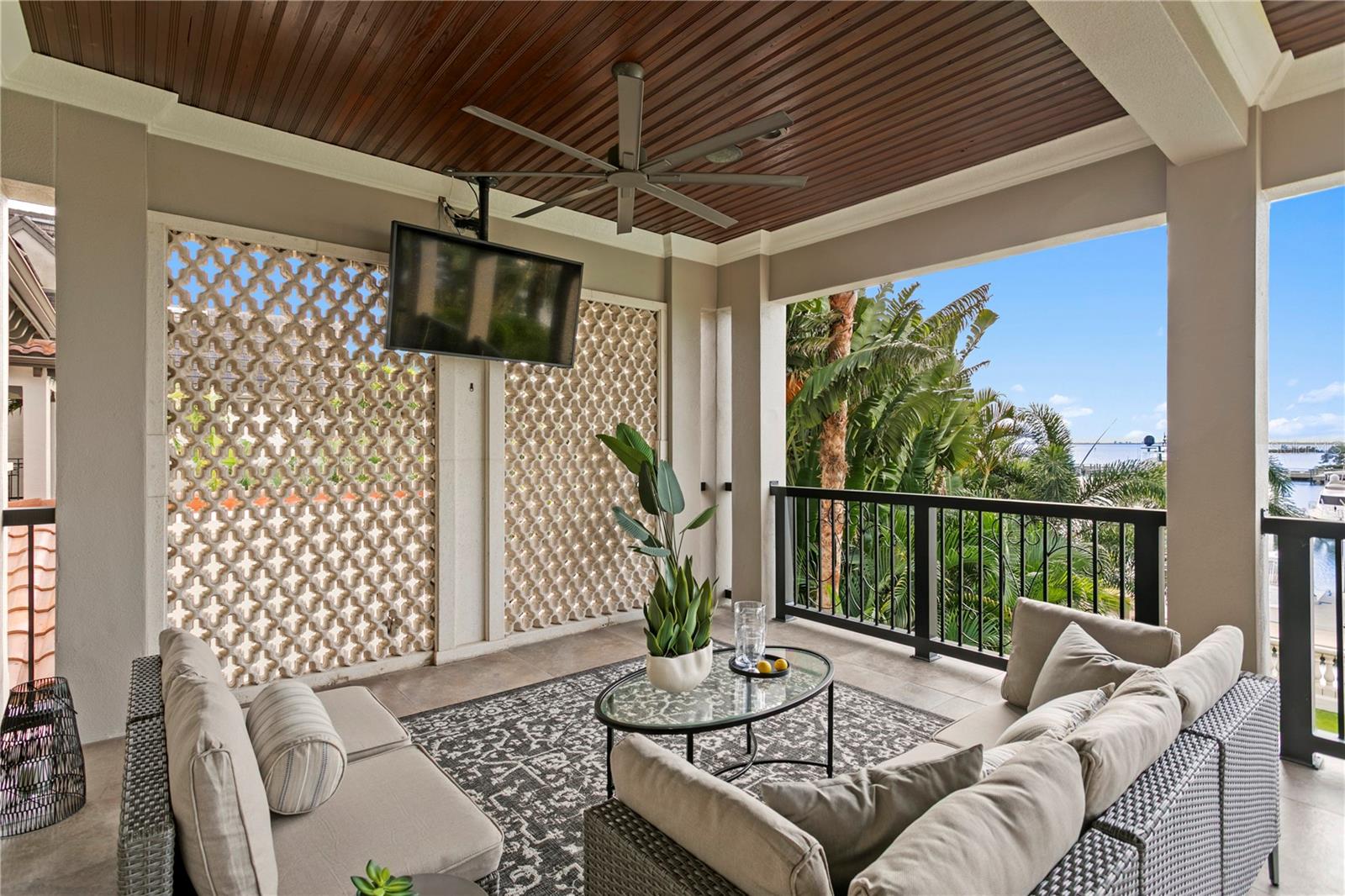 TB8461468 Property Photo