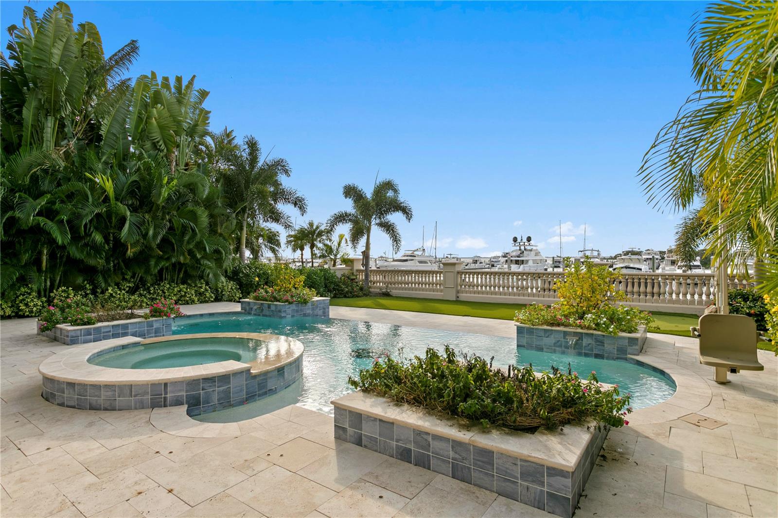 TB8461468 Property Photo