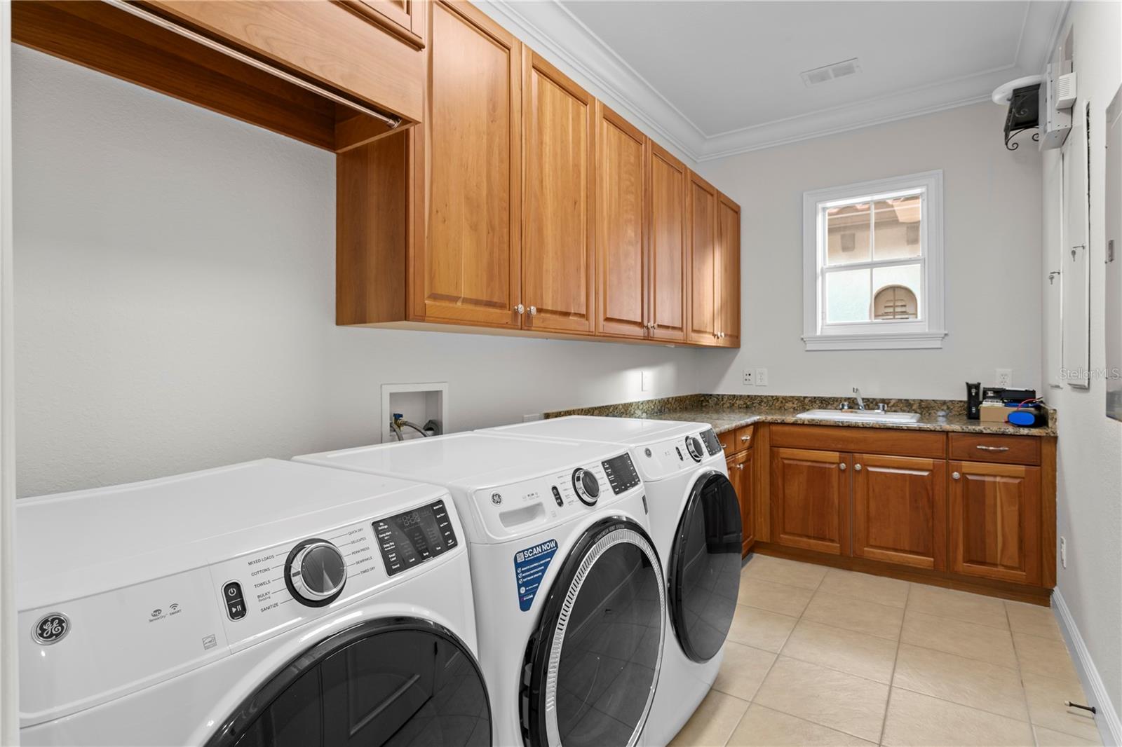 TB8461468 Property Photo