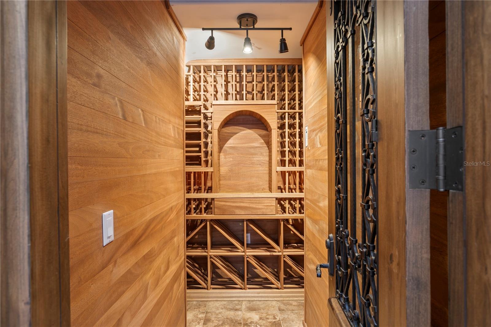 TB8461468 Property Photo