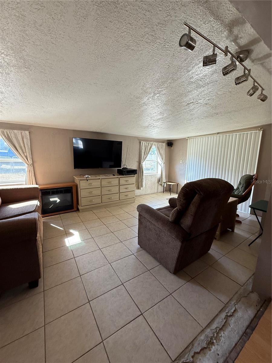 O6371515 Property Photo